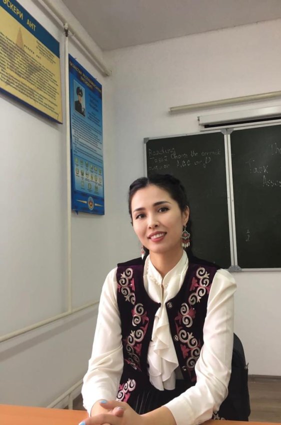 Каирбаева Фатима Сабырхановна, "Ағылшын тілі" пәні бойынша педагог-сарапшысы (қоса атқарушы)